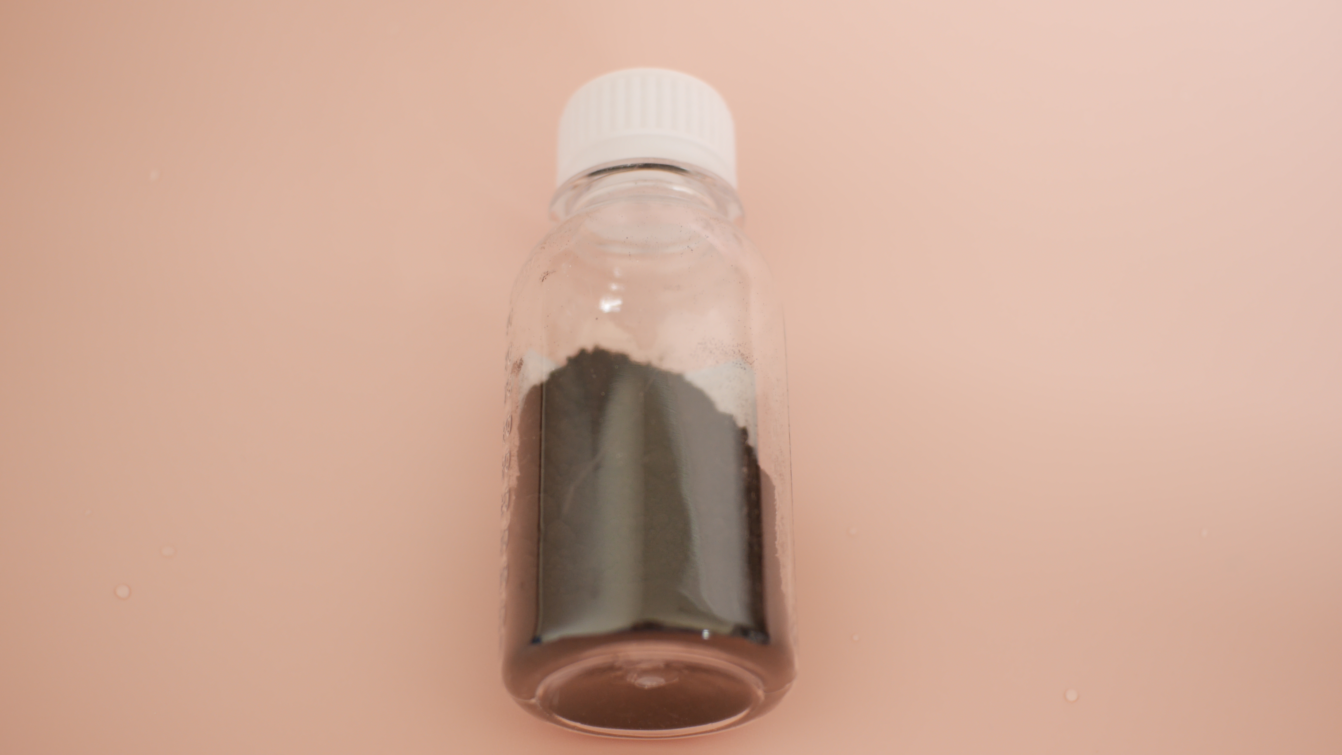 Brown Corrosion Resistance Fe2O3 in Oxide Nanoparticles